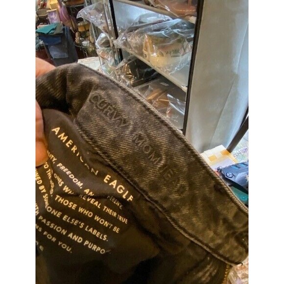 American Eagle Women's Size 12 Gray High Rise Denim Stretch Curvy Mom Jeans - Picture 9 of 11